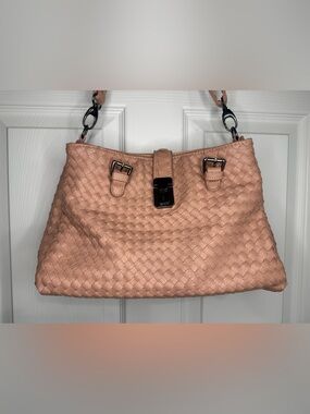 Woven Leather Shoulder Bag in Salmon